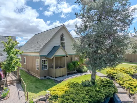 4639 Marsh Hawk Dr, Klamath Falls, OR 97601