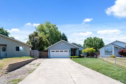 3055 Clearview Ave, Medford, OR 97501
