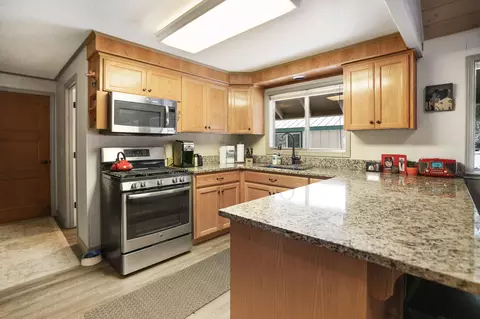 Kitchen - 20815 Calgary Dr, Crescent Lake, OR 97733 photo 2 of 2