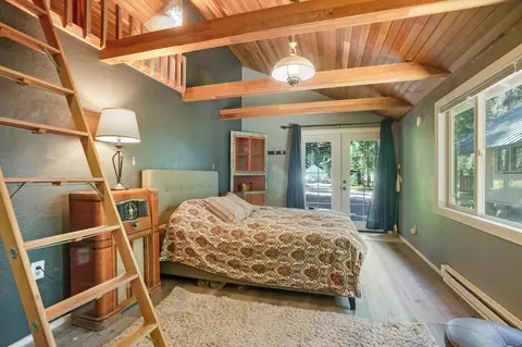 Bedroom - 20815 Calgary Dr, Crescent Lake, OR 97733 photo 1 of 6