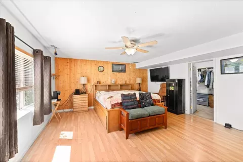 Bedroom - 4093 Old Upton Rd, Central Point, OR 97502 photo 2 of 4