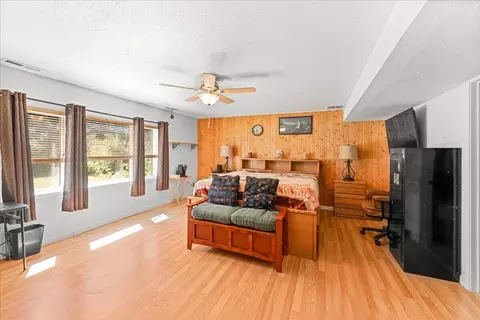 Bedroom - 4093 Old Upton Rd, Central Point, OR 97502 photo 1 of 4