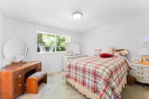 Bedroom - 4093 Old Upton Rd, Central Point, OR 97502 photo 4 of 4