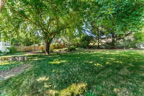 Exterior - 4093 Old Upton Rd, Central Point, OR 97502 photo 6 of 8