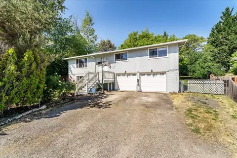 Exterior - 4093 Old Upton Rd, Central Point, OR 97502 photo 8 of 8