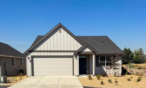 2701 NW 26th Loop N, Redmond, OR 97756