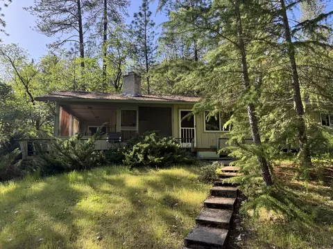 200 Clydesdale Dr, Grants Pass, OR 97526