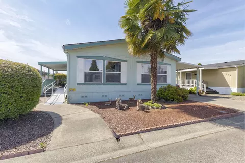 432 Whispering Willow Dr, Grants Pass, OR 97527