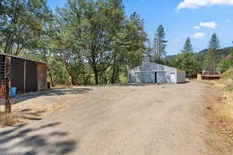 18505 Evans Creek Rd, Rogue River, OR 97537