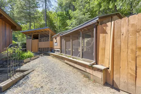 Exterior - 856 Greentree Loop, Grants Pass, OR 97527 photo 16 of 18