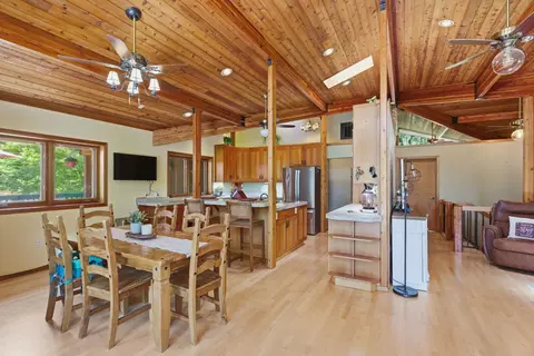 Dining - 856 Greentree Loop, Grants Pass, OR 97527 photo 1 of 2