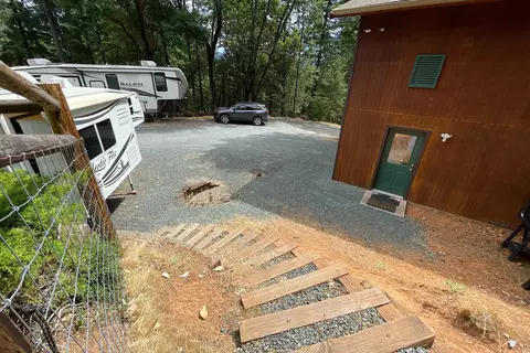 Exterior - 856 Greentree Loop, Grants Pass, OR 97527 photo 10 of 18