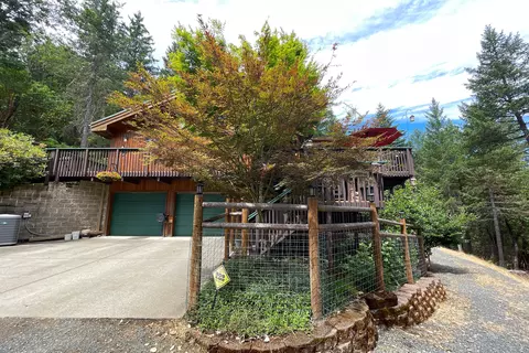 Exterior - 856 Greentree Loop, Grants Pass, OR 97527 photo 9 of 18