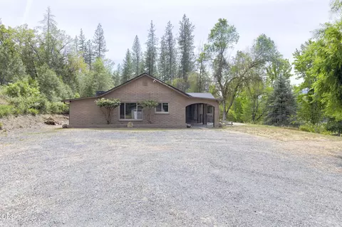 782 Covered Bridge Rd, Rogue River, OR 97537