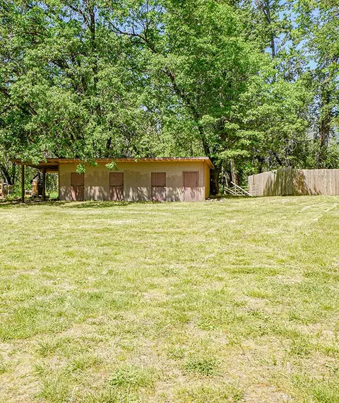 782 Covered Bridge Rd, Rogue River, OR 97537