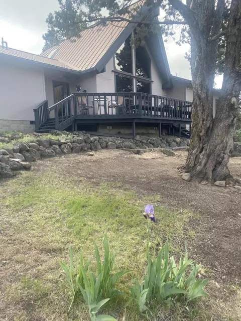 3213 Country Ln, Klamath Falls, OR 97603
