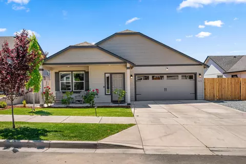 3610 Carlin Dr, Medford, OR 97504