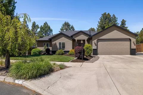 253 SE Soft Tail Dr, Bend, OR 97702