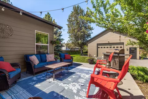253 SE Soft Tail Dr, Bend, OR 97702 photo 4