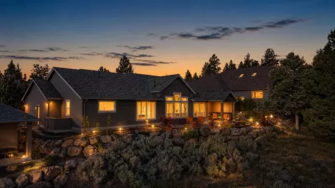 2572 NW Pine Terrace Dr, Bend, OR 97701