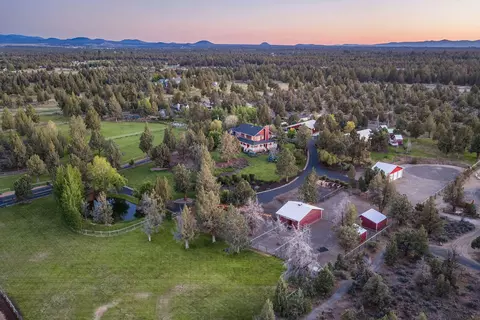 View/Area - 61935 Ten Barr Ranch Rd, Bend, OR 97701 photo 5 of 5