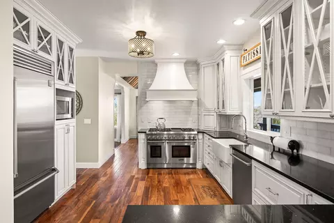 Kitchen - 61935 Ten Barr Ranch Rd, Bend, OR 97701 photo 2 of 2