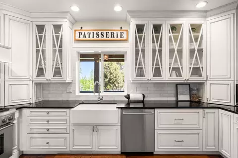 Kitchen - 61935 Ten Barr Ranch Rd, Bend, OR 97701 photo 1 of 2