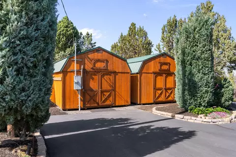 Exterior - 61935 Ten Barr Ranch Rd, Bend, OR 97701 photo 9 of 16