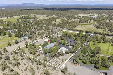 View/Area - 61935 Ten Barr Ranch Rd, Bend, OR 97701 photo 2 of 5