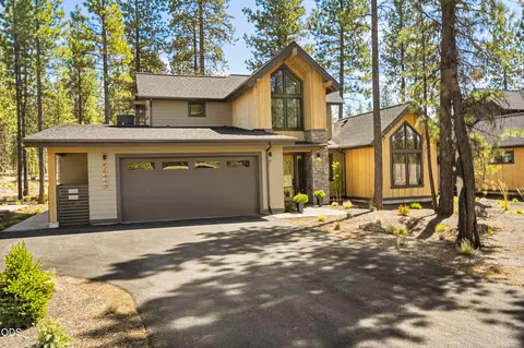 56449 Elk Run Dr #32, Bend, OR 97707