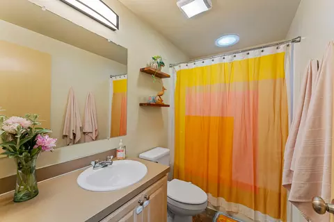 Bath - 335 Summit Loop, Grants Pass, OR 97527 photo 1 of 2