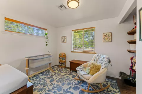 Bedroom - 335 Summit Loop, Grants Pass, OR 97527 photo 1 of 2