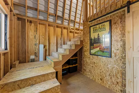 Entry Way - 335 Summit Loop, Grants Pass, OR 97527 photo 1 of 1
