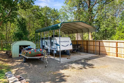 Exterior - 335 Summit Loop, Grants Pass, OR 97527 photo 11 of 19