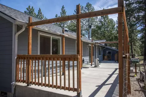 Exterior - 14866 Bluegrass Loop, Sisters, OR 97759 photo 2 of 7