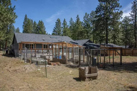 Exterior - 14866 Bluegrass Loop, Sisters, OR 97759 photo 5 of 7
