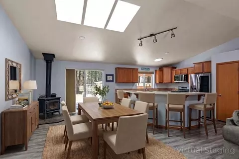 Dining - 14866 Bluegrass Loop, Sisters, OR 97759 photo 1 of 1