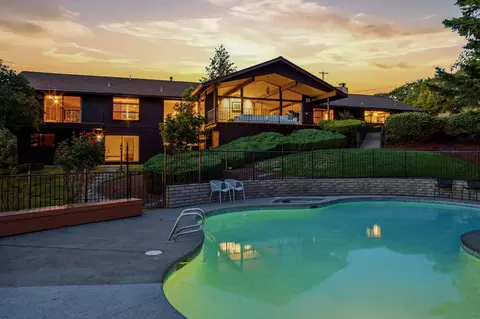 50 Mariposa Ter, Medford, OR 97504