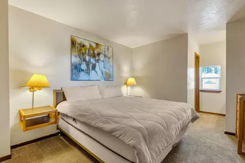 Bedroom - 17654 Pinnacle Ln # 18, Sunriver, OR 97707 photo 1 of 4