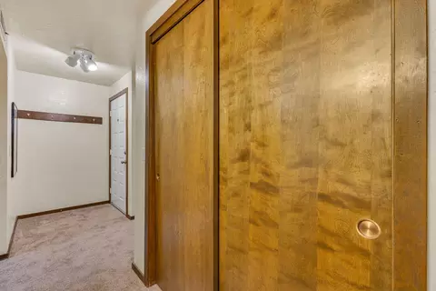 Entry Way - 17654 Pinnacle Ln # 18, Sunriver, OR 97707 photo 5 of 6