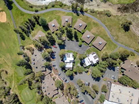 View/Area - 17654 Pinnacle Ln # 18, Sunriver, OR 97707 photo 3 of 4