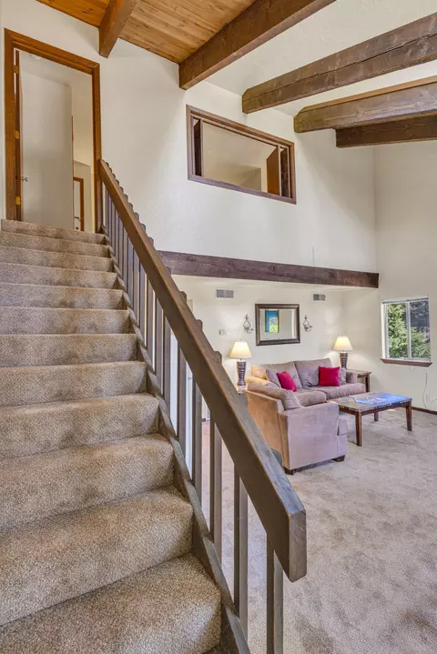 Living - 17654 Pinnacle Ln # 18, Sunriver, OR 97707 photo 6 of 6