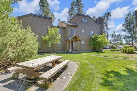 Exterior - 17654 Pinnacle Ln # 18, Sunriver, OR 97707 photo 3 of 8