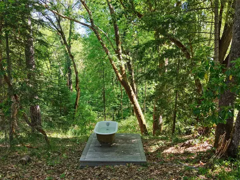 1135 E Fork Rd, Williams, OR 97544