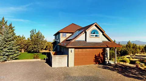 10300 SW Nicole Dr, Powell Butte, OR 97753