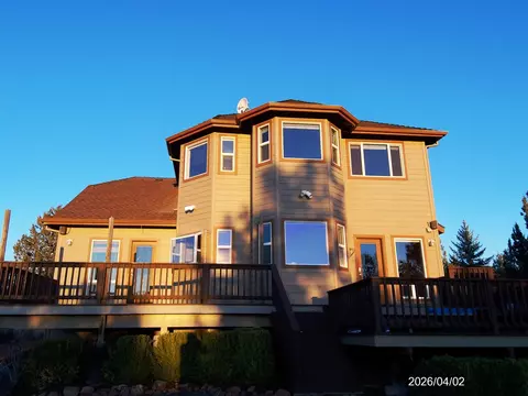 10300 SW Nicole Dr, Powell Butte, OR 97753