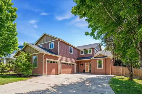 1339 SW Rimrock Way, Redmond, OR 97756