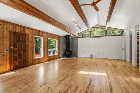 140 Bonanza Dr, Selma, OR 97538