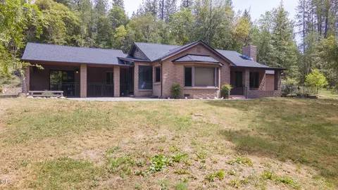 782 Covered Bridge Rd, Rogue River, OR 97537