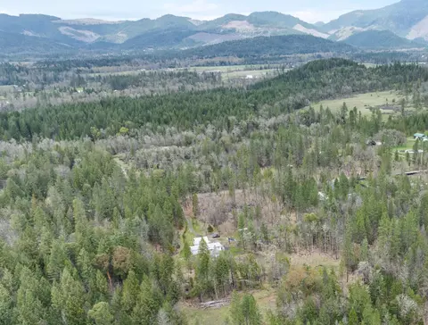 575 Kirkham Rd, Cave Junction, OR 97523